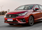 Carro Honda New City Hatchback 2025 em movimento na estrada